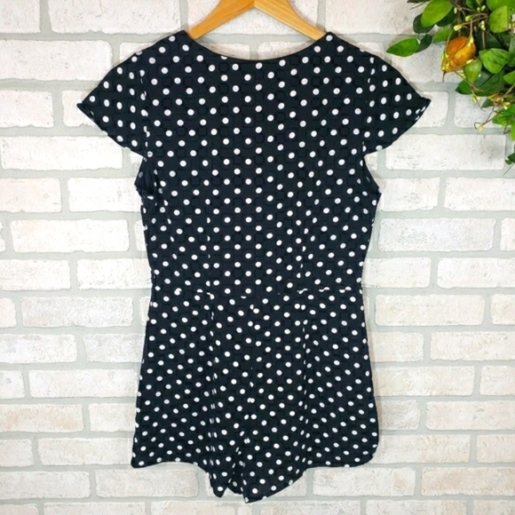 FOREVER 21 Polka Dot Short Sleeve Romper Size M - Picture 2 of 9